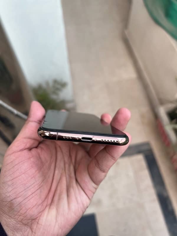 Iphone xs PTA Approved 64gb 3