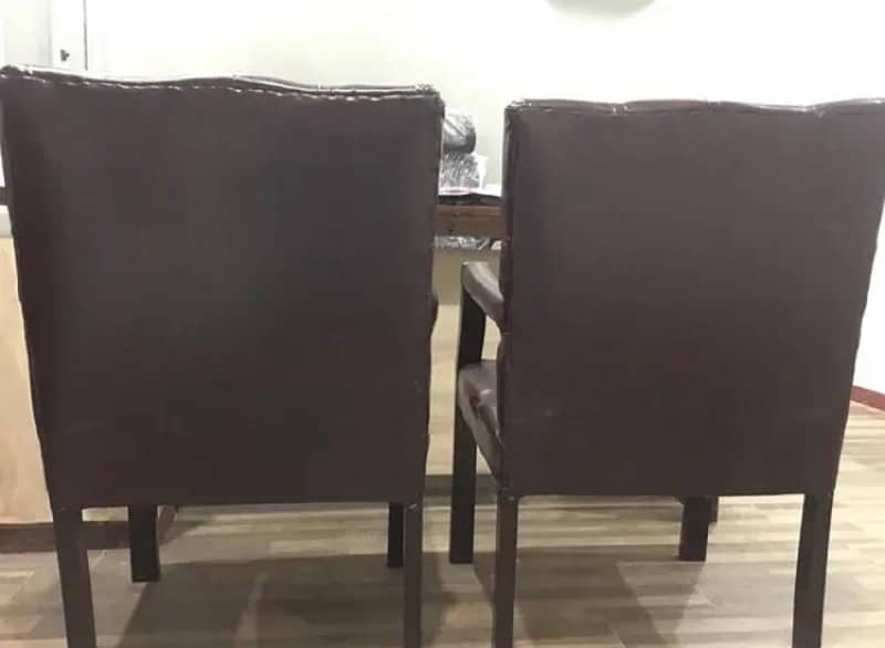 wooden chairs best condition 4