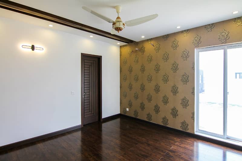 Small Family Preference - 7 Marla Marvelous House On Top Location For Rent In DHA Phase 6 Lahore 4