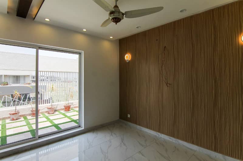 Small Family Preference - 7 Marla Marvelous House On Top Location For Rent In DHA Phase 6 Lahore 5