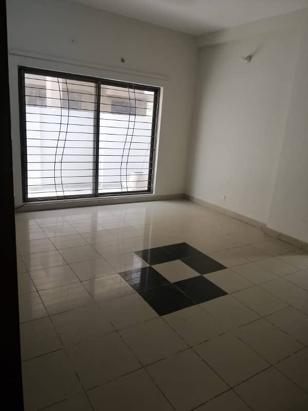 10 Marla 3 Bedroom House Available For Sale In Sector E, Askari 10, Lahore Cantt 6