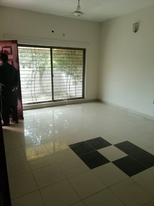 10 Marla 3 Bedroom House Available For Sale In Sector E, Askari 10, Lahore Cantt 22