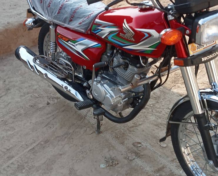 Honda 125 2023 model total genuine condition 10/10 biometric must ha 15