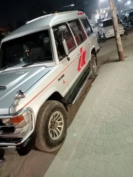 Mitsubishi Pajero 1986 3