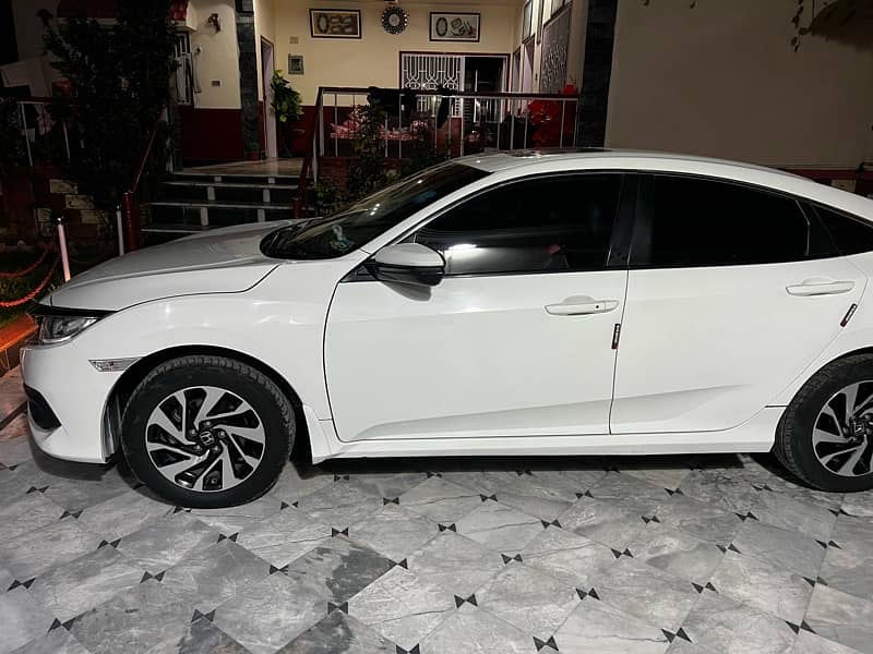 Honda Civic Oriel 2017 0