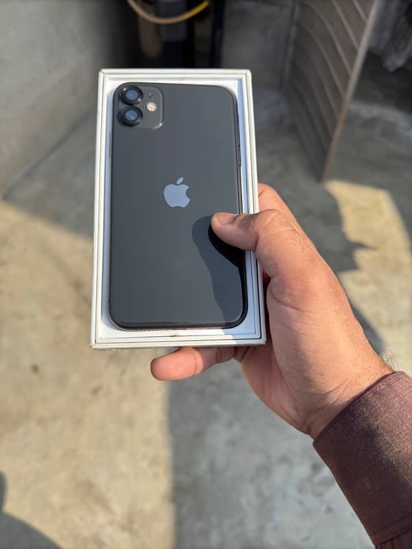 iphone 11 64gb jv black with box and cable orignal 0