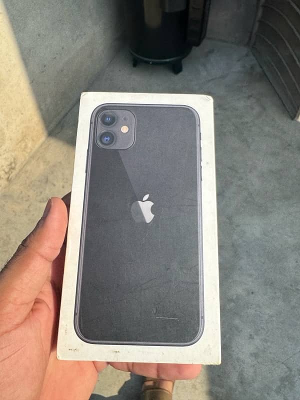 iphone 11 64gb jv black with box and cable orignal 8