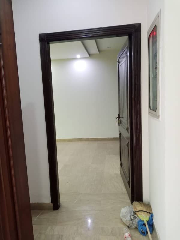 10 MARLA HOUSE FOR RENT IN DHA RAHBAR 11 PHASE 1. GASS AVAILABLE 5