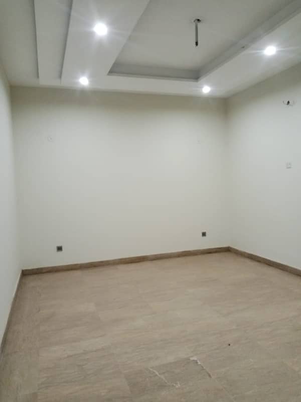 10 MARLA HOUSE FOR RENT IN DHA RAHBAR 11 PHASE 1. GASS AVAILABLE 7