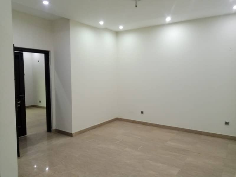 10 MARLA HOUSE FOR RENT IN DHA RAHBAR 11 PHASE 1. GASS AVAILABLE 15