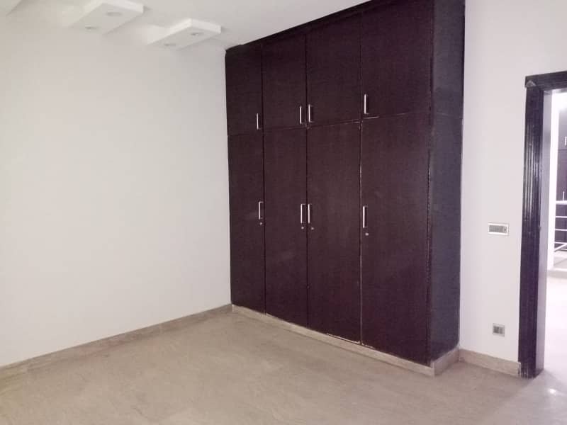 10 MARLA HOUSE FOR RENT IN DHA RAHBAR 11 PHASE 1. GASS AVAILABLE 37