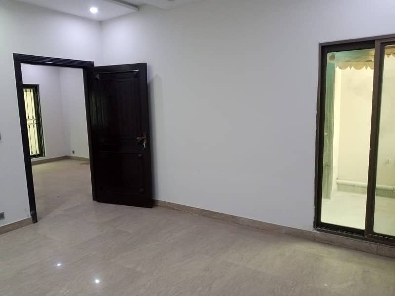 10 MARLA HOUSE FOR RENT IN DHA RAHBAR 11 PHASE 1. GASS AVAILABLE 39