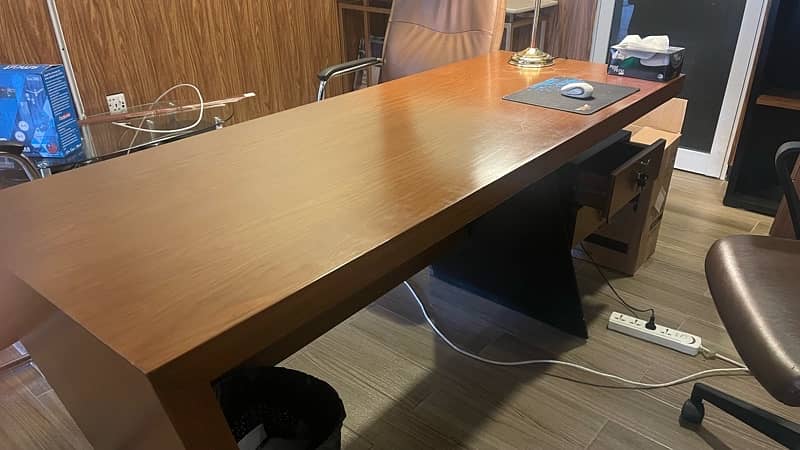 slightly used office executive table 0