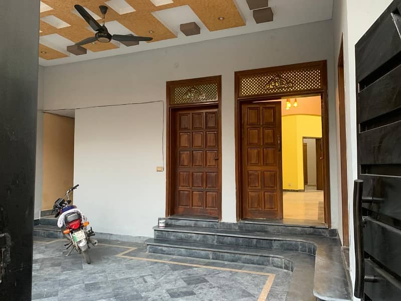 A Palatial Residence For Prime Location Rent In Gulberg 3 Lahore 2