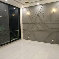 MODERN HOUSE IN DHA LHR