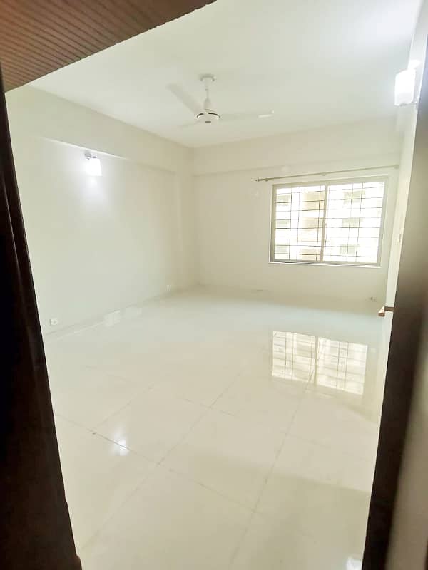 Very Well Maintained 3 Bed Apartment Sector F Askari 10 For Sale 9