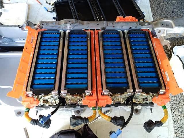 Hybrids batteries and ABS . Toyota Prius . Aqua . Axio Hybrid battery 2