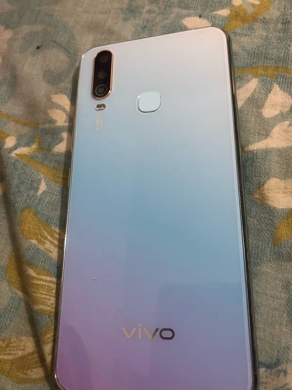 Vivo Y17 1