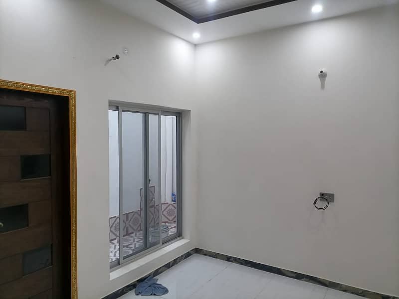 Spacious Lower Portion Is Available In Johar Town For Rent 3