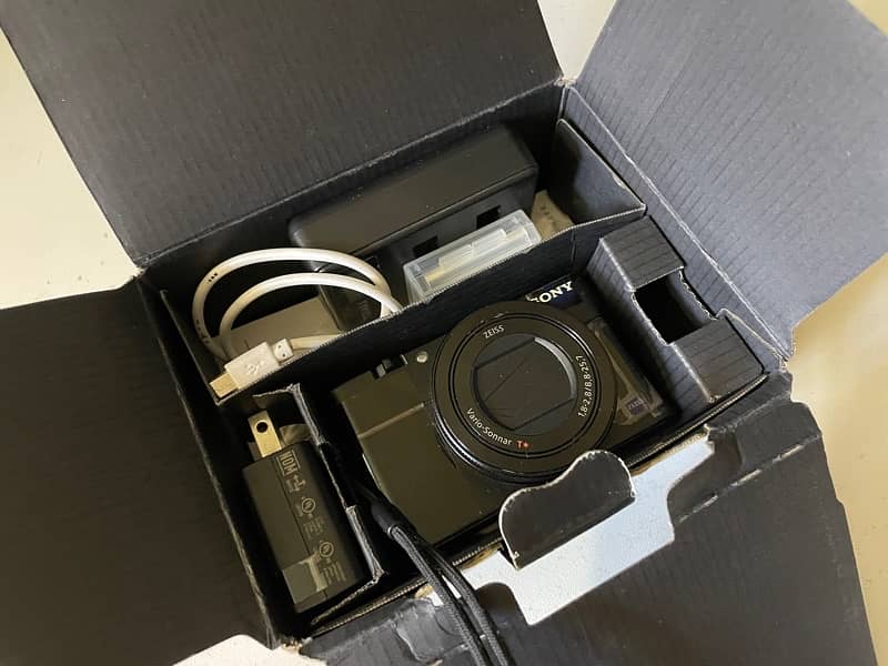 Sony Rx100 V (mark 5) brand new condition 5