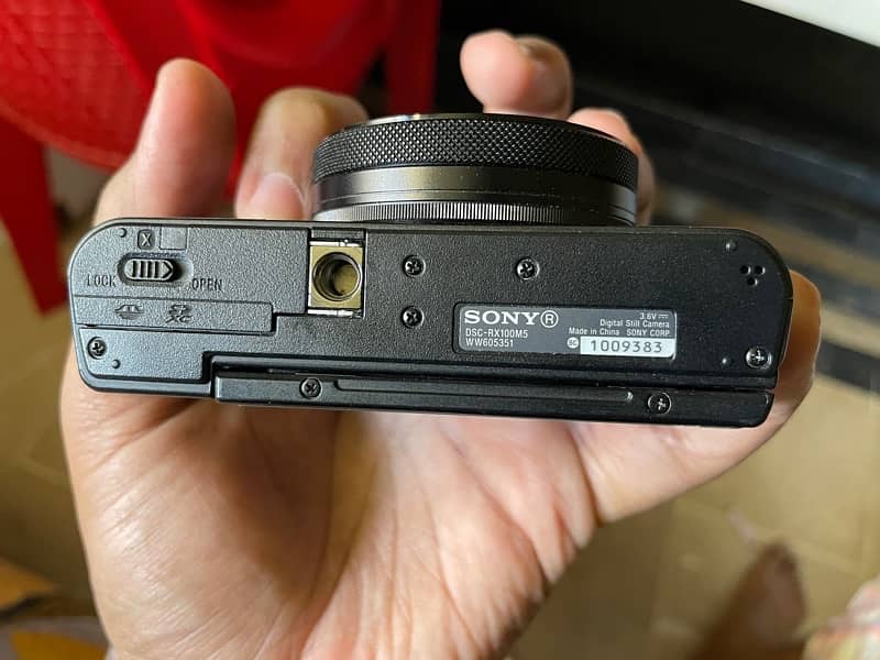 Sony Rx100 V (mark 5) brand new condition 8