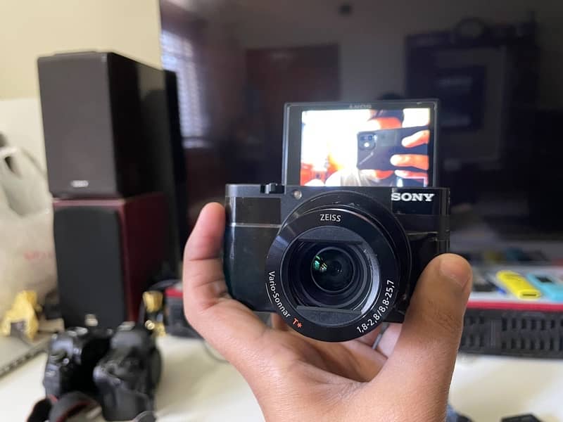 Sony Rx100 V (mark 5) brand new condition 9