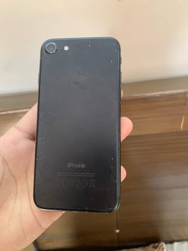 i phone 7 32gb pta approved urgent sale 2