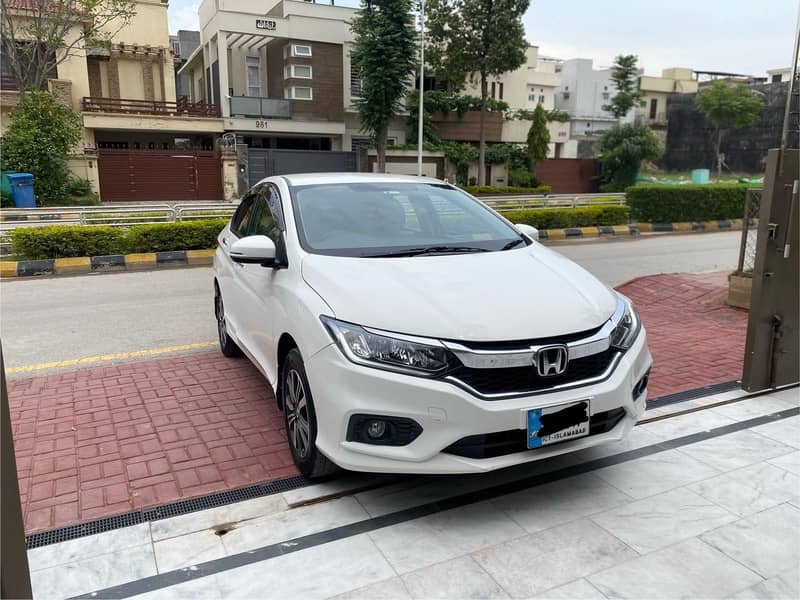 Rent a car monthly bases,Honda,City,Vezel,Sportage,Alto,BRV In LAHORE 5