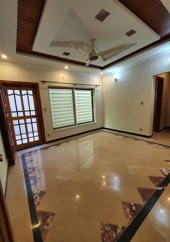 14 Marlas Open BASEMENT With Separate Meters Boring & Car Parking G-13 4