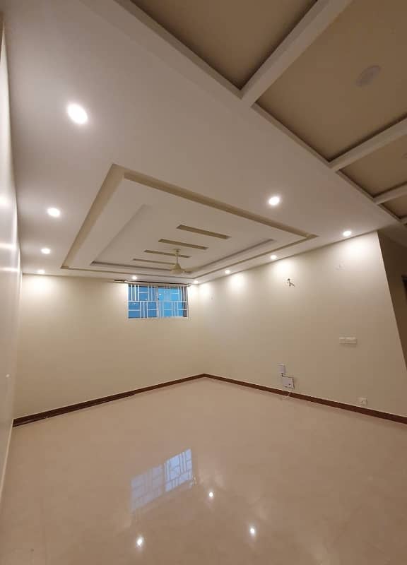 14 Marlas Open BASEMENT With Parking & Sep Meters G-13/3 4