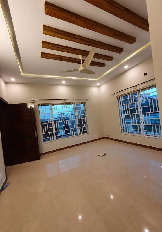 14 Marlas Open BASEMENT With Parking & Sep Meters G-13/3 5