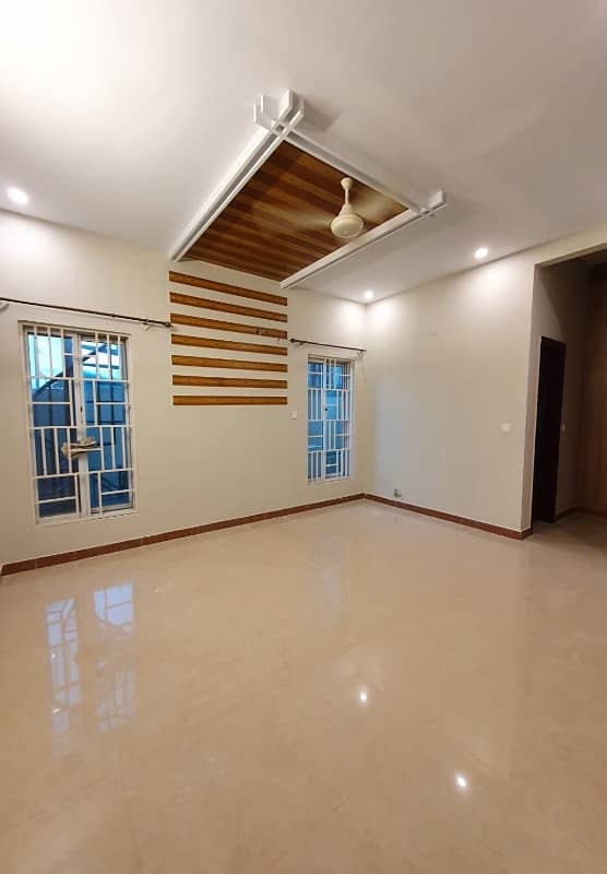 14 Marlas Open BASEMENT With Parking & Sep Meters G-13/3 7