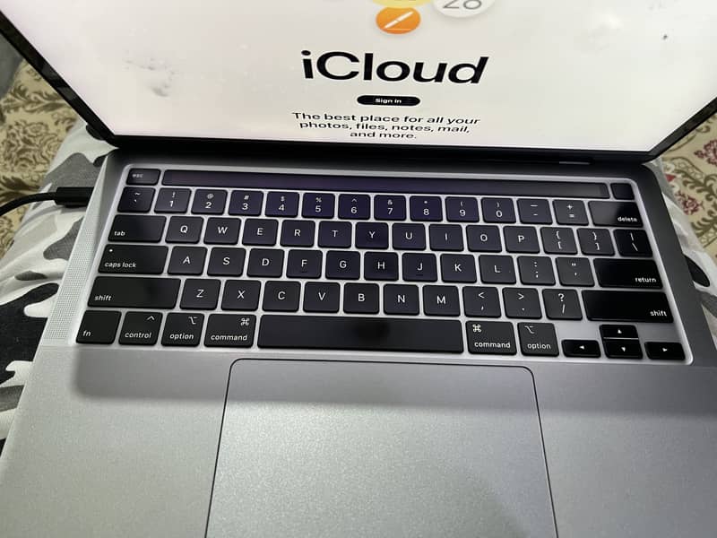 Macbook Pro 2020 i5 - 13.3 inch- 16GB - 512GB - 4 Thunderbolt Ports 1