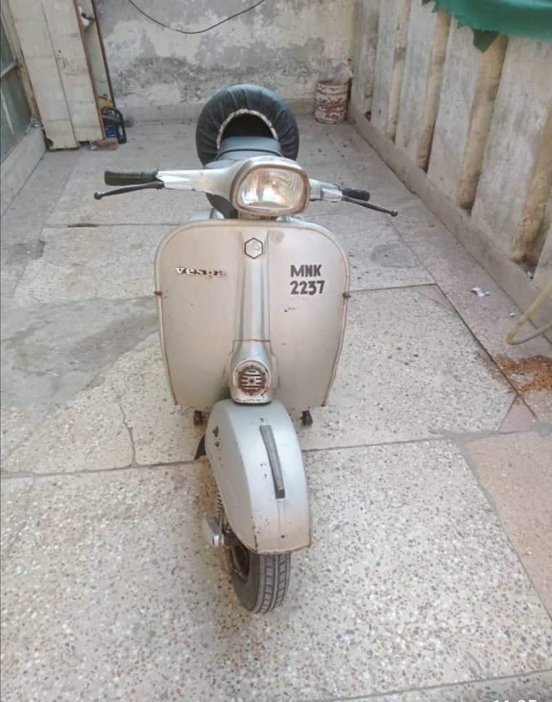 Vespa sprint for sale contact no 03004040673 2