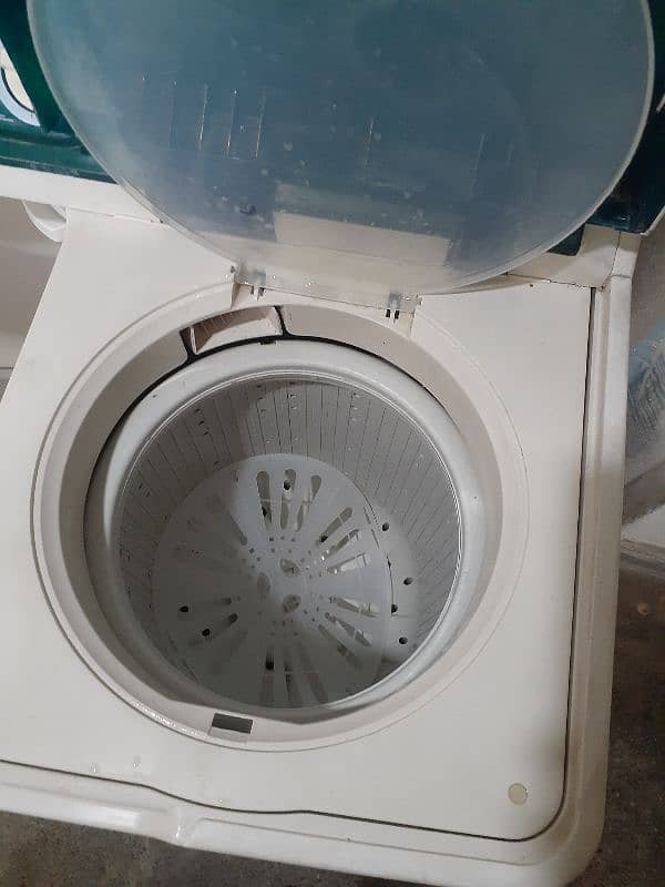 Haier washing machine and dryer (HWM 120-BS) 9