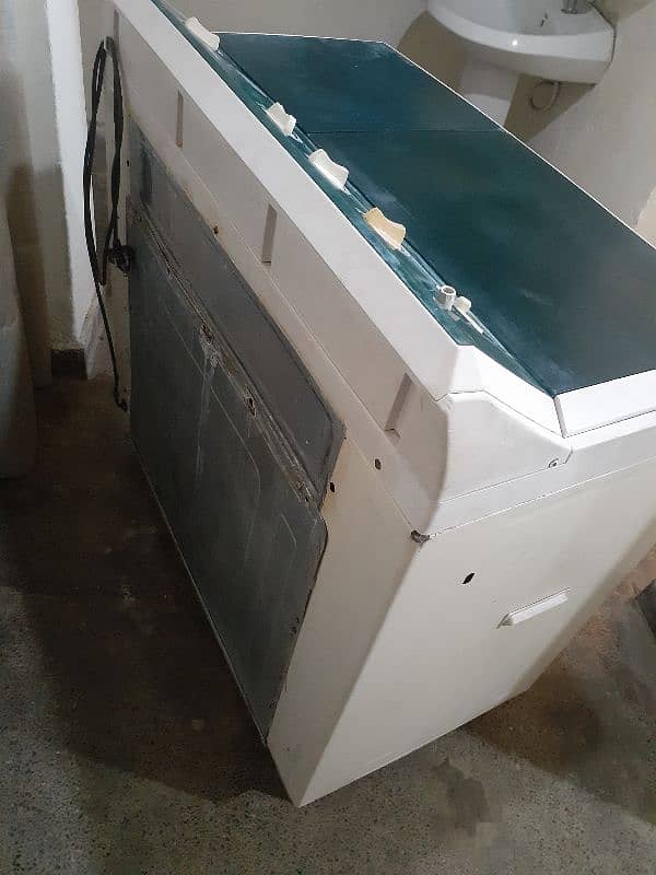 Haier washing machine and dryer (HWM 120-BS) 12