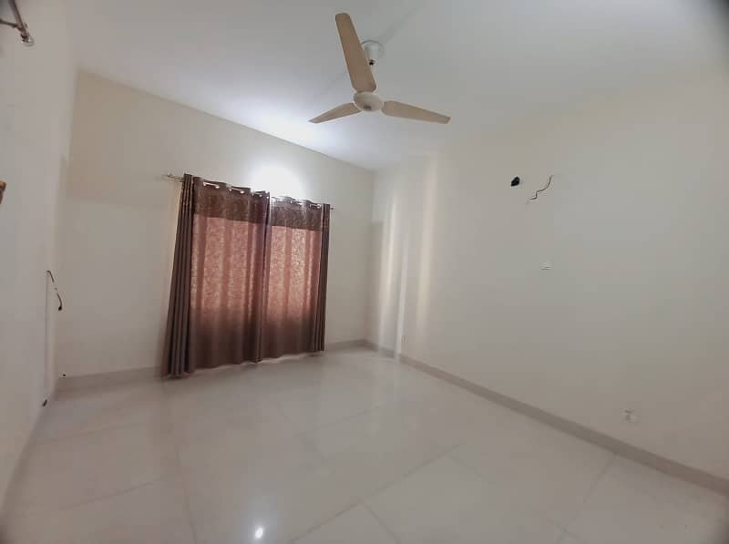 10 Marla Stylish Full House For Sale In DHA Phase 3,Block Z, Lahore. 12