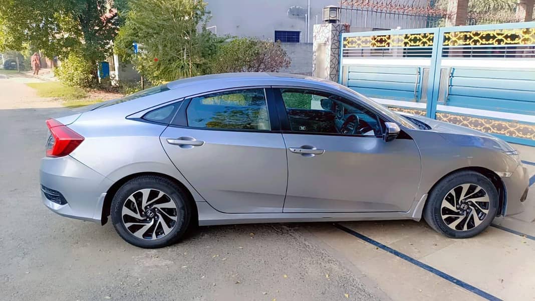 Honda Civic Oriel  Automatic model 2018 5