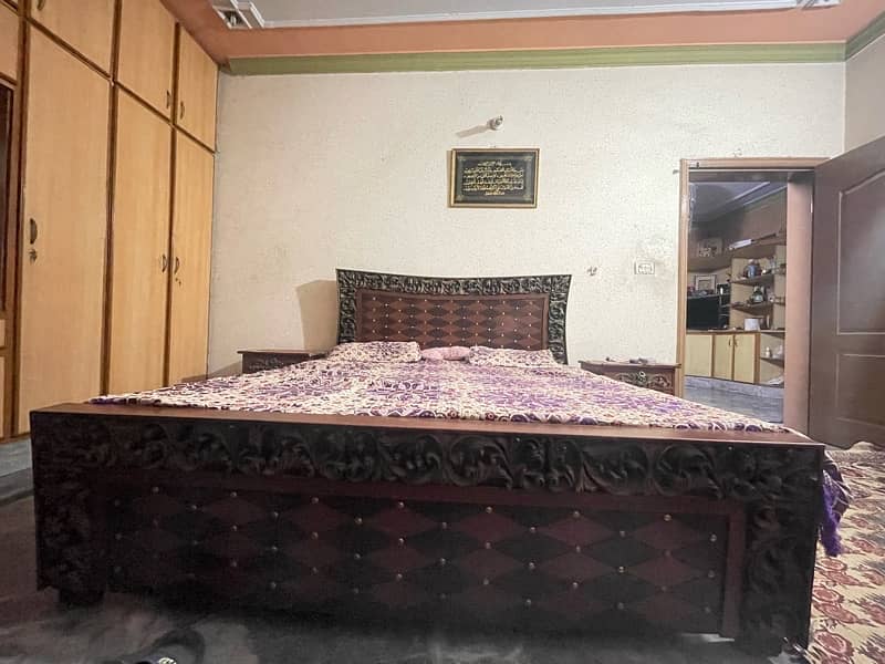 bed in good condition 0