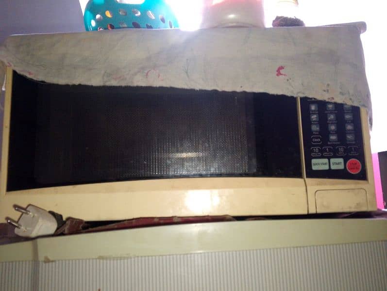 Microwave oven 0