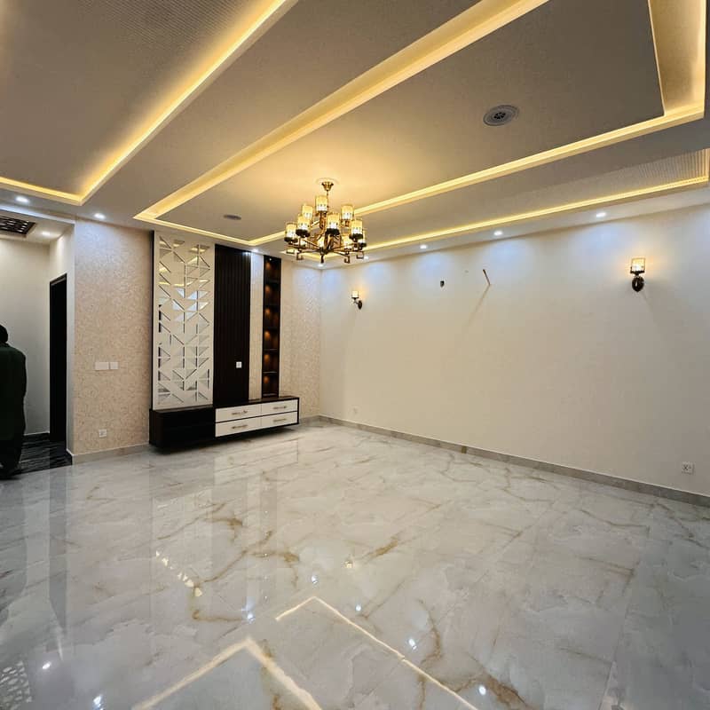 1 Kanal Modern Bungalow With Swimming Pool Available For Sale In Johar Town 16