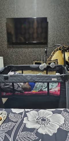 Tinnies baby bed for sale