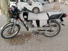 Honda CG 125 1999 Model Sukkur register whatsaap number 03163068009