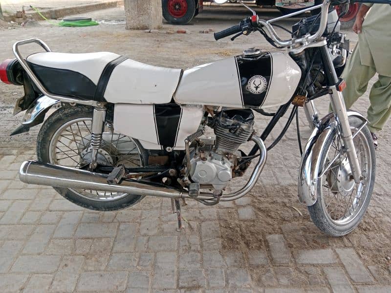 Honda CG 125 1999 Model Sukkur register whatsaap number 03163068009 1