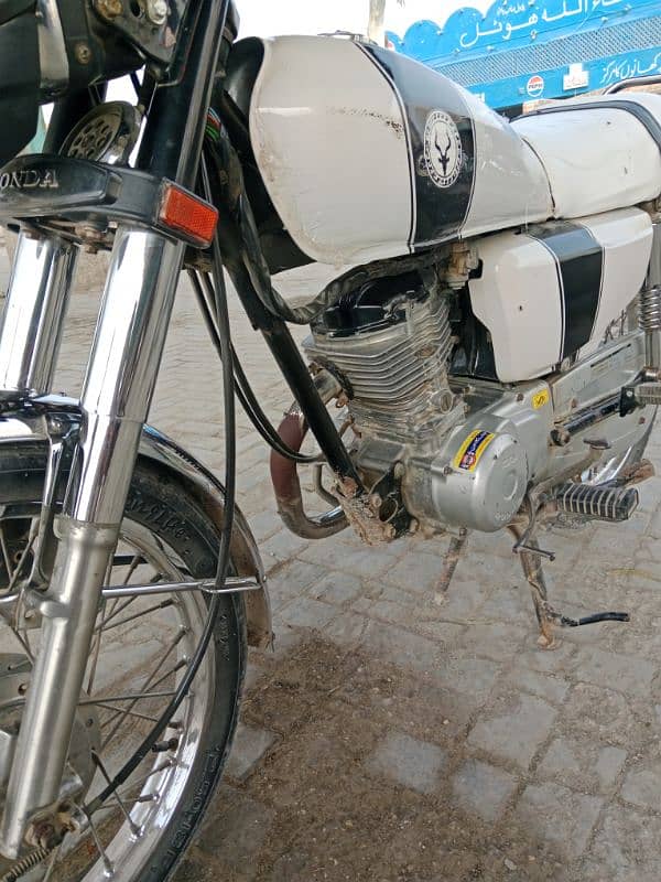 Honda CG 125 1999 Model Sukkur register whatsaap number 03163068009 5