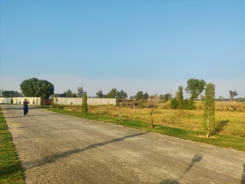 1 Kanal Plot For Farm House In Farm City 38 Lac Per Kanal 4