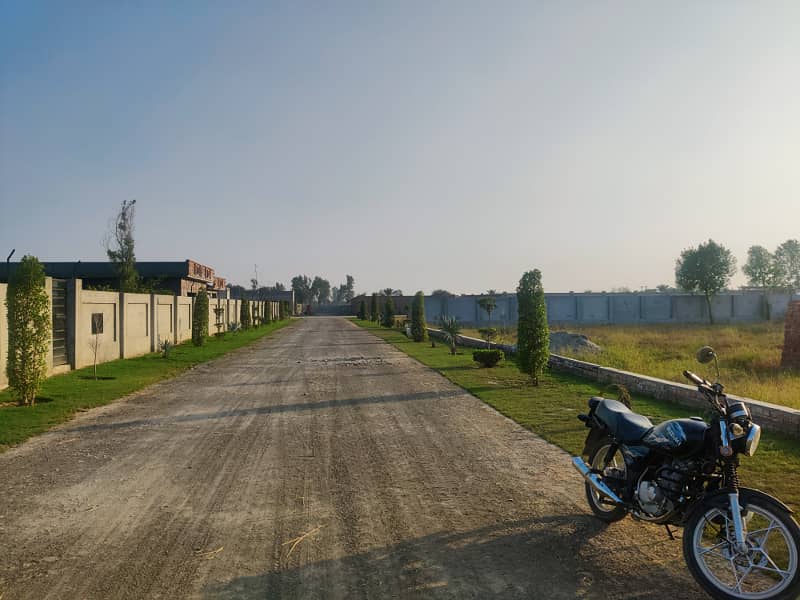 1 Kanal Plot For Farm House In Farm City 38 Lac Per Kanal 17