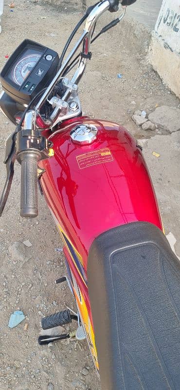 Honda 70 bike sale condition 10by10 just 2300 drive isb number 7