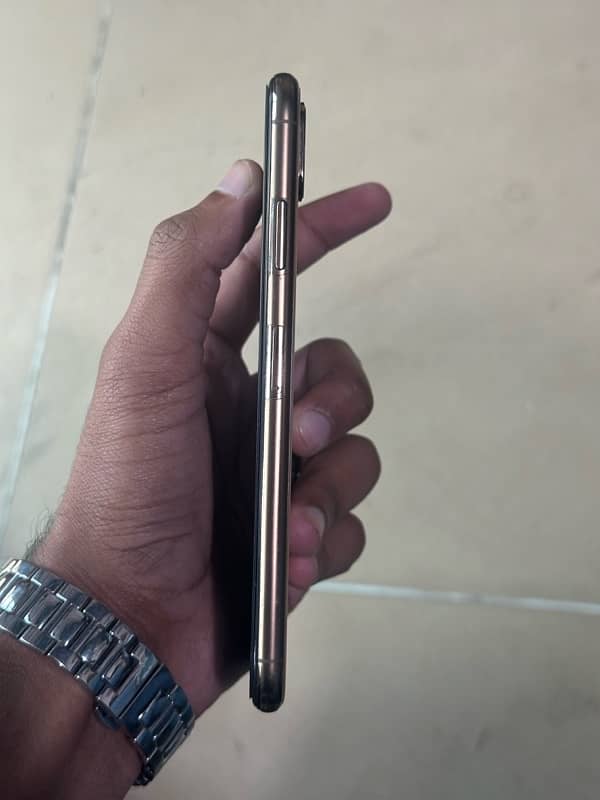 Iphone XS Max || 64Gb || 10/10 || 80% || 1Lac 0