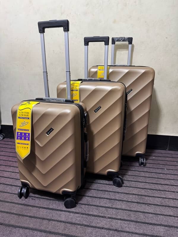 Luggage bags/ travel suitcases/ trolley bags/ travel trolley/ attachi 1